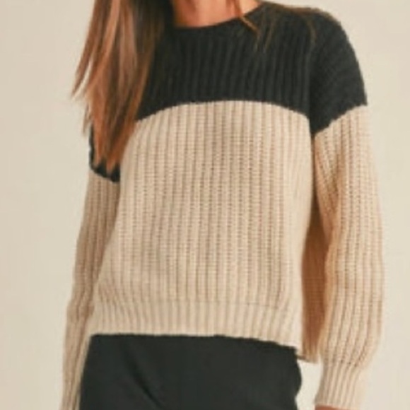 CHUNKY KNIT 2 tone sweater . Black and tan! VERY VERSATILE!! Great quality! M/L - Picture 1 of 8